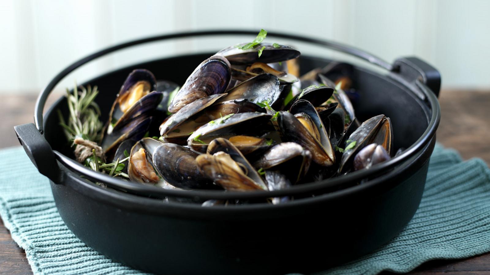 Rick Stein's Cornwall Moules Mariniere